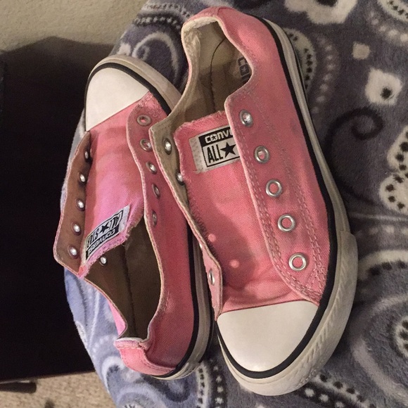 Light pink converse! - Picture 2 of 2